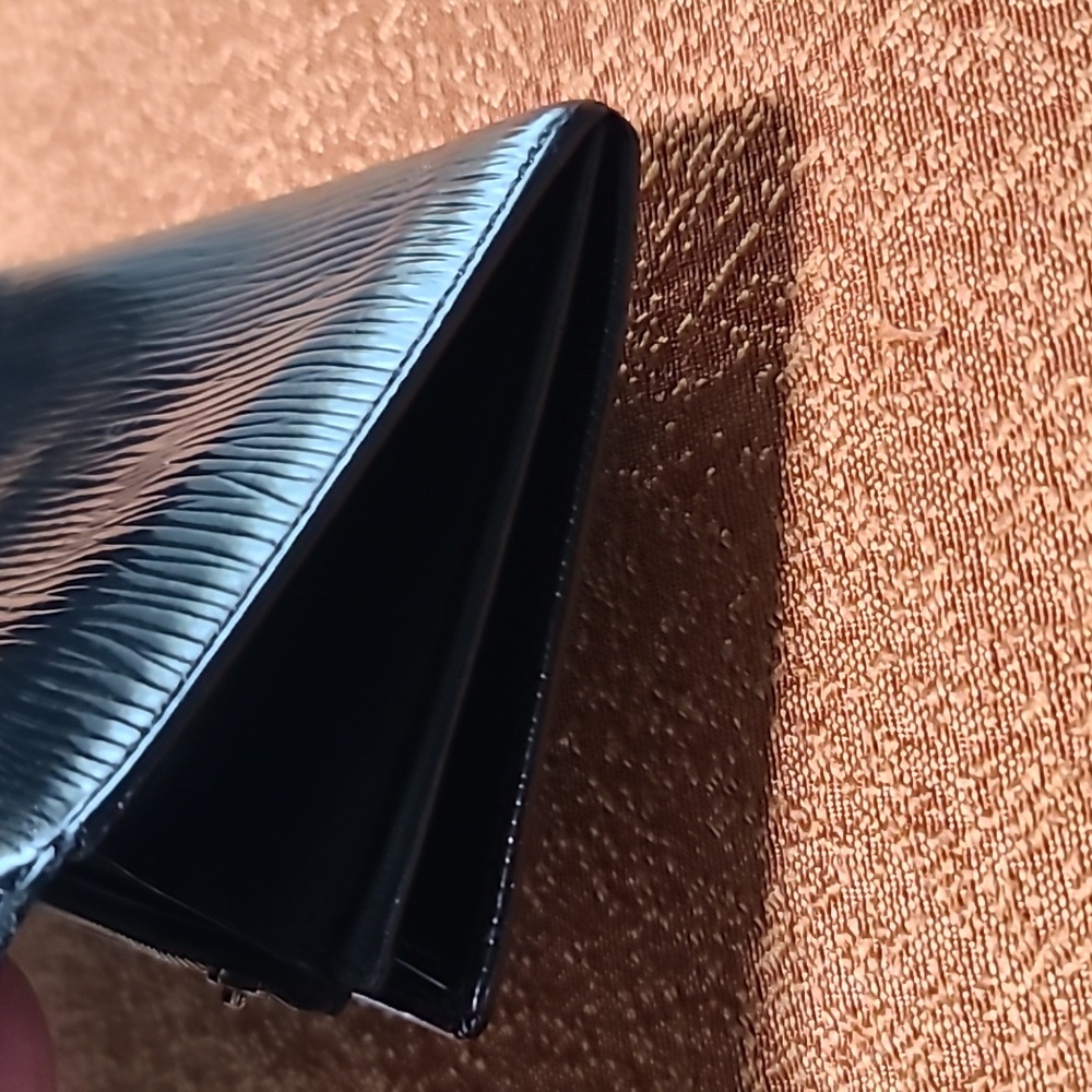 Louis Vuitton Vintage Black Epi Wallet - Picture 5 of 11